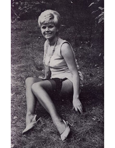 Beautiful Britons No.159