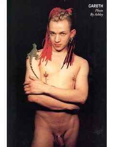 Piercing World No.38 2