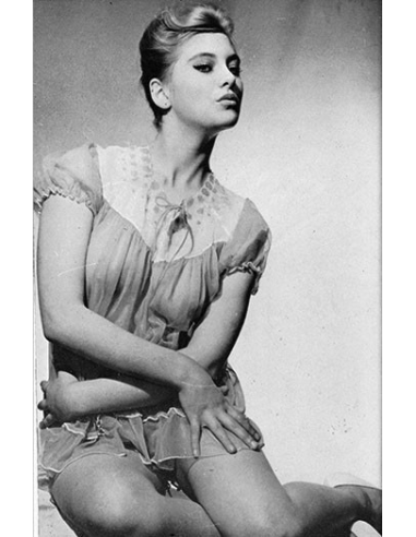 Frills No.04 © RamBooks